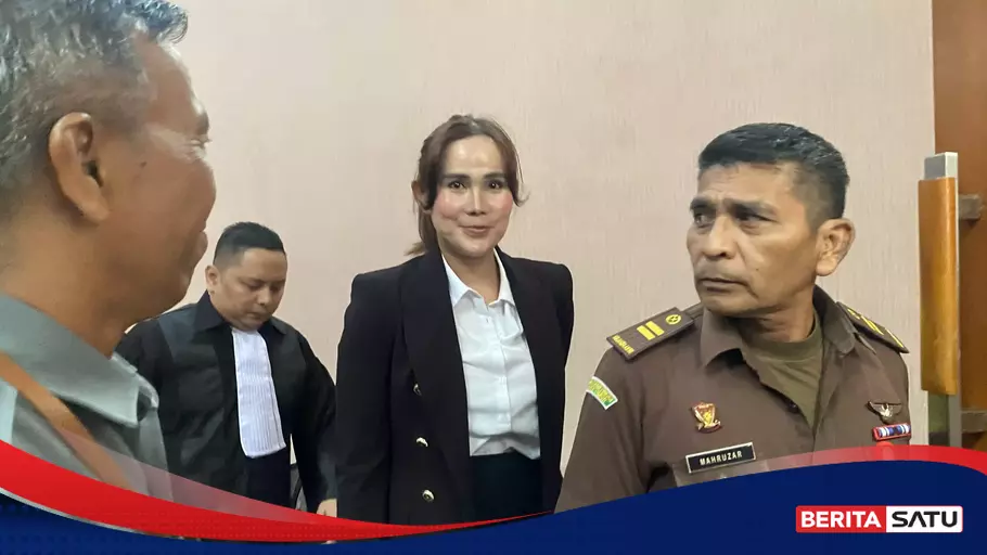 Isa Zega Jalani Sidang, Kuasa Hukum Sebut Dakwaan JPU Prematur